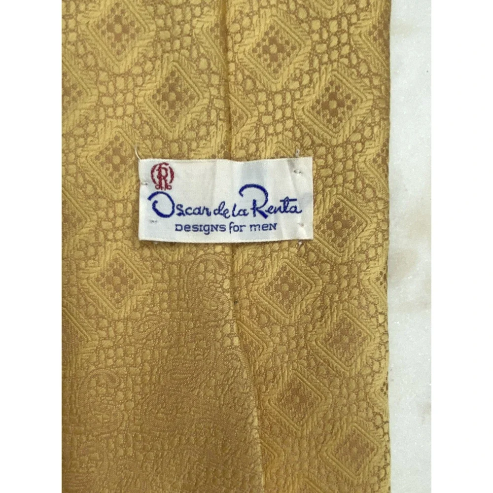 Oscar De La Renta Neck Tie Vintage 80's Gold Paisley Diamond Print Party Career